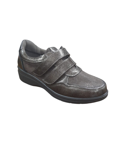 Sneaker linea confort AMARPIES scarpa casual donna in vernice e camoscio marrone