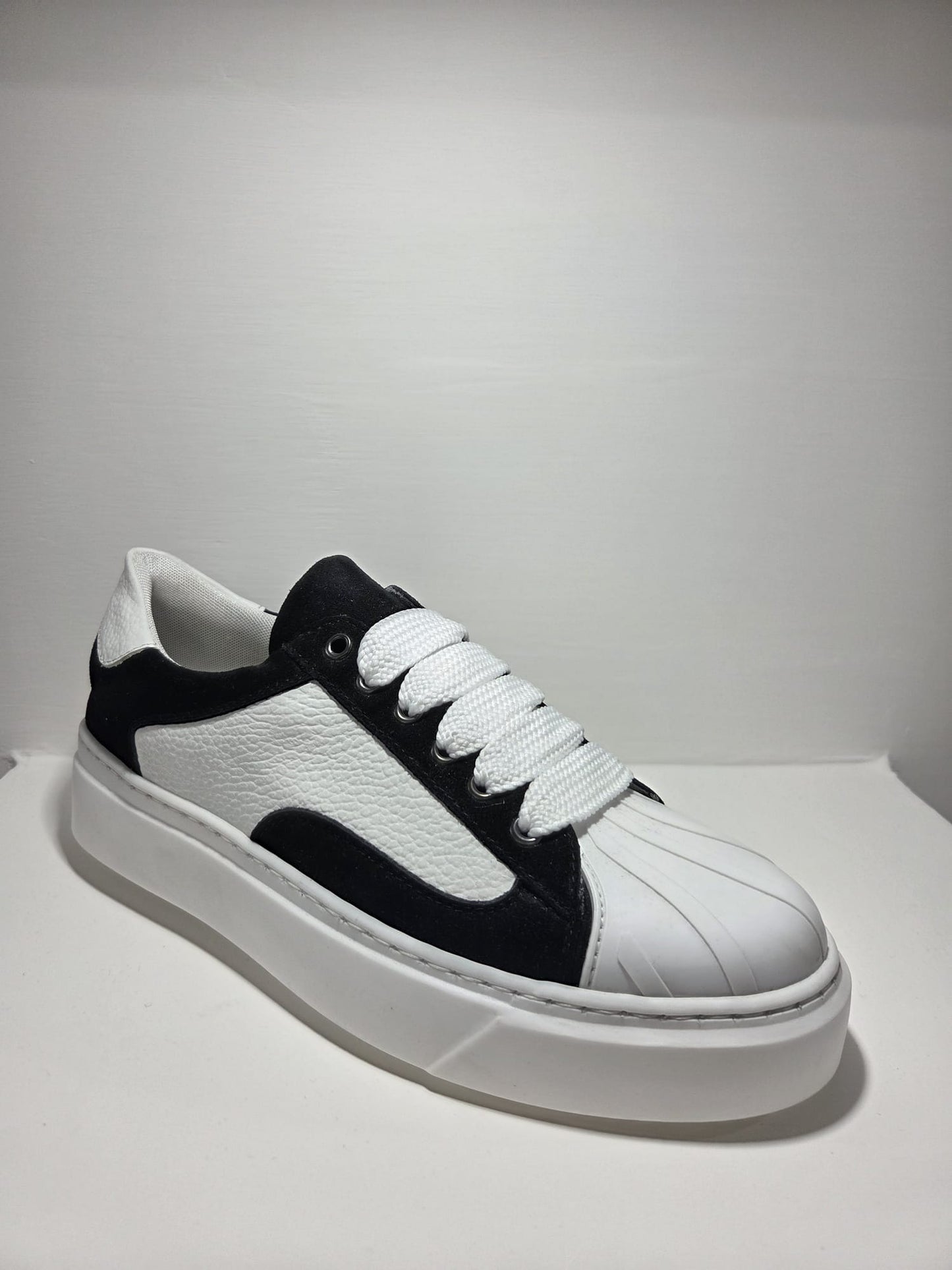 Sneakers uomo Top punta pelle bianca e camoscio nero MVshoes calzature MADE IN ITALY