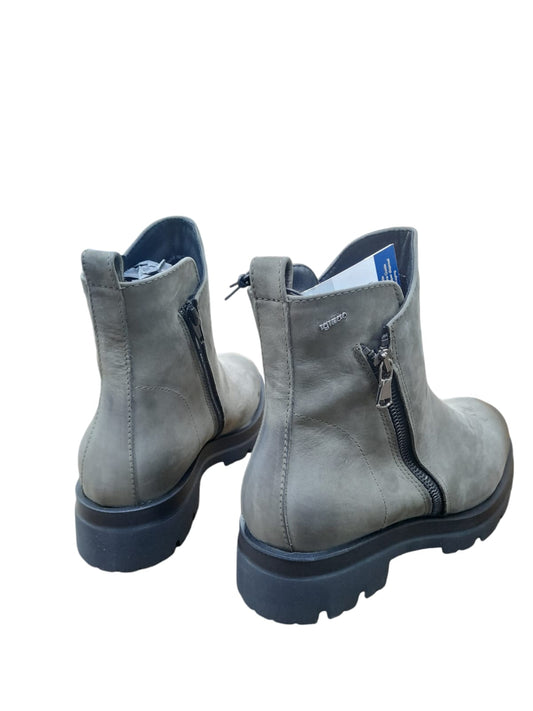 Tronchetto IGI&CO stivale donna MADE IN ITALY in nabuk soft verde militare