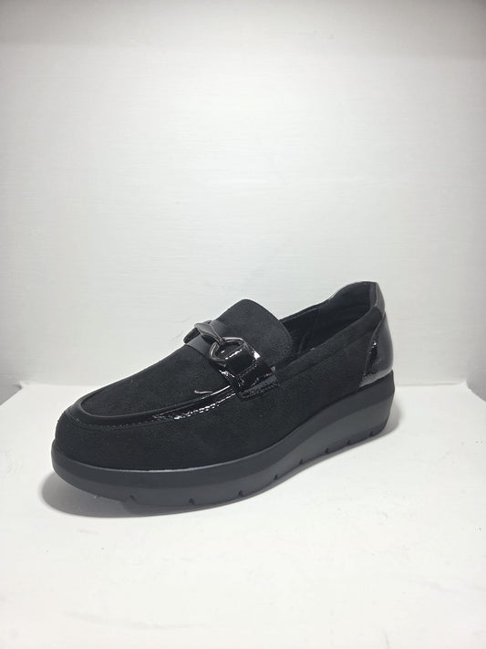 Mocassino AMARPIES scarpa linea comoda da donna in camoscio nera