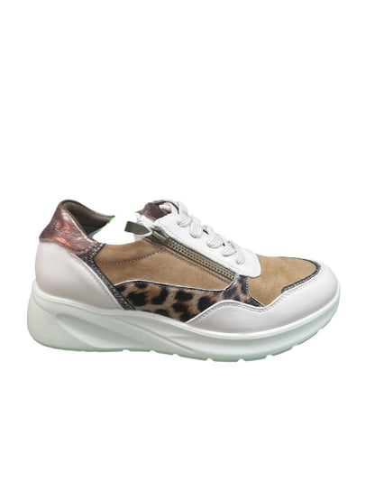 Sneaker linea confort AMARPIES scarpa casual donna in pelle beige e camoscio marrone