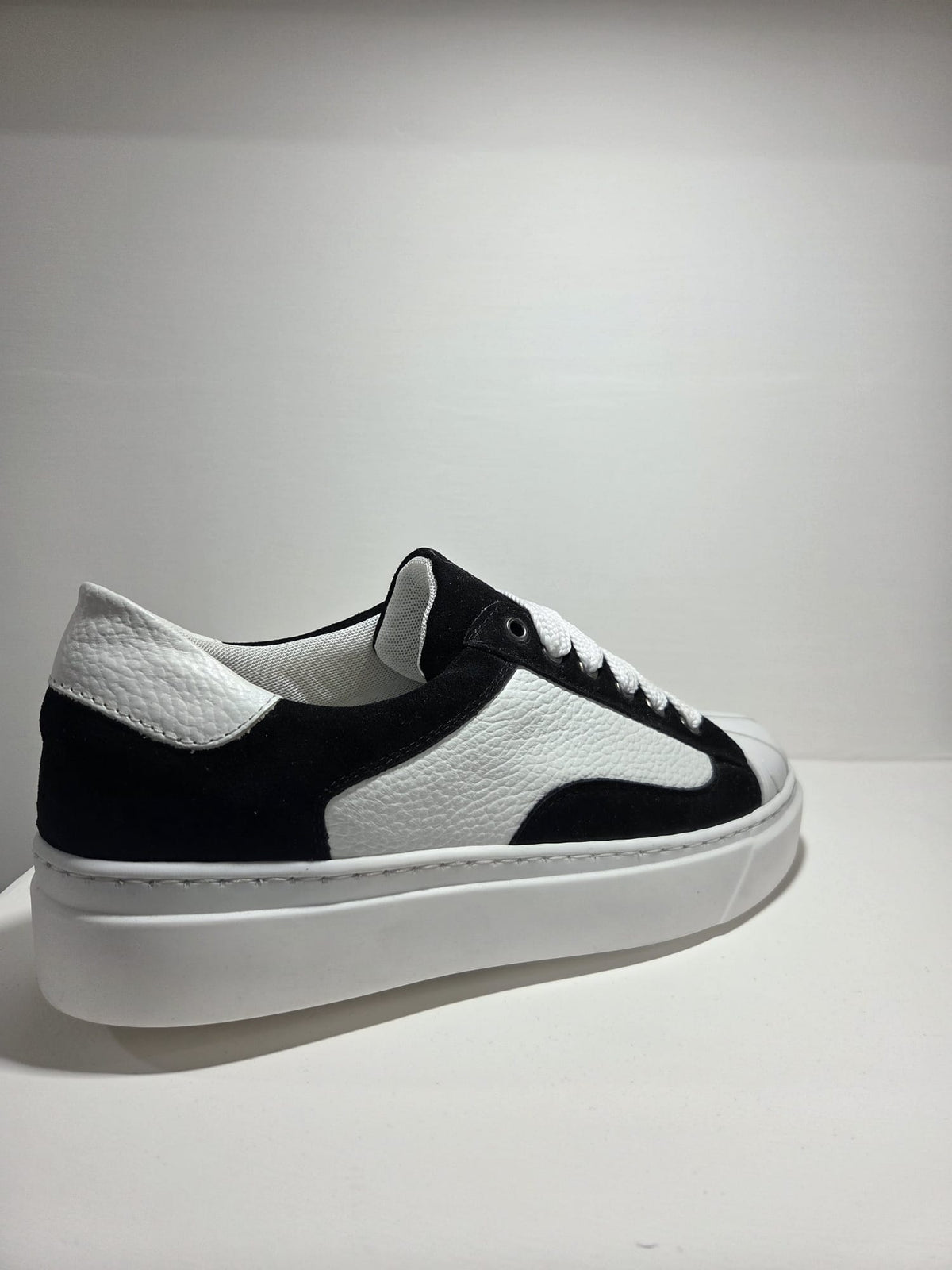 Sneakers uomo Top punta pelle bianca e camoscio nero MVshoes calzature MADE IN ITALY