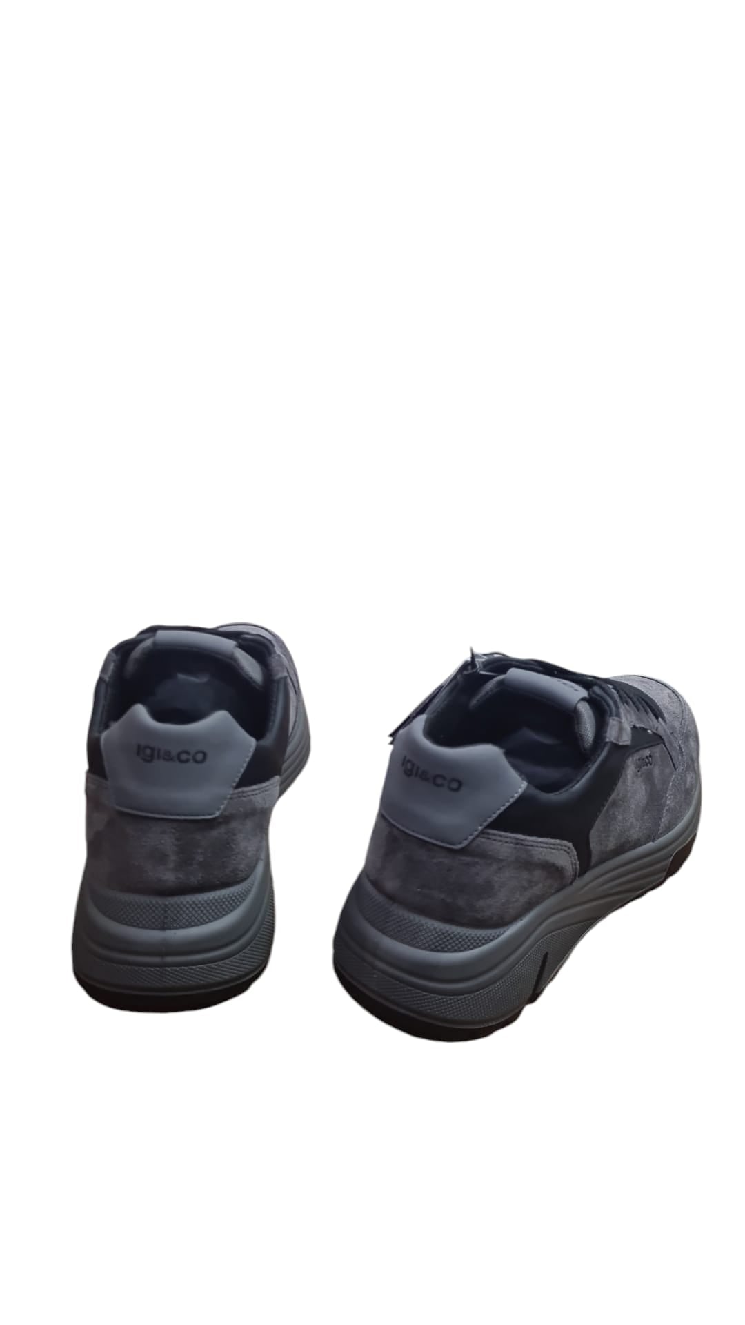 Sneaker IGI&CO scarpa uomo MADE IN ITALY camoscio grigio scuro con MEMORY FOAM