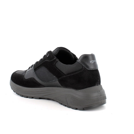 Scarpa uomo IGI&CO sneakers MADE IN ITALY in camoscio e nabuk nera con memory foam