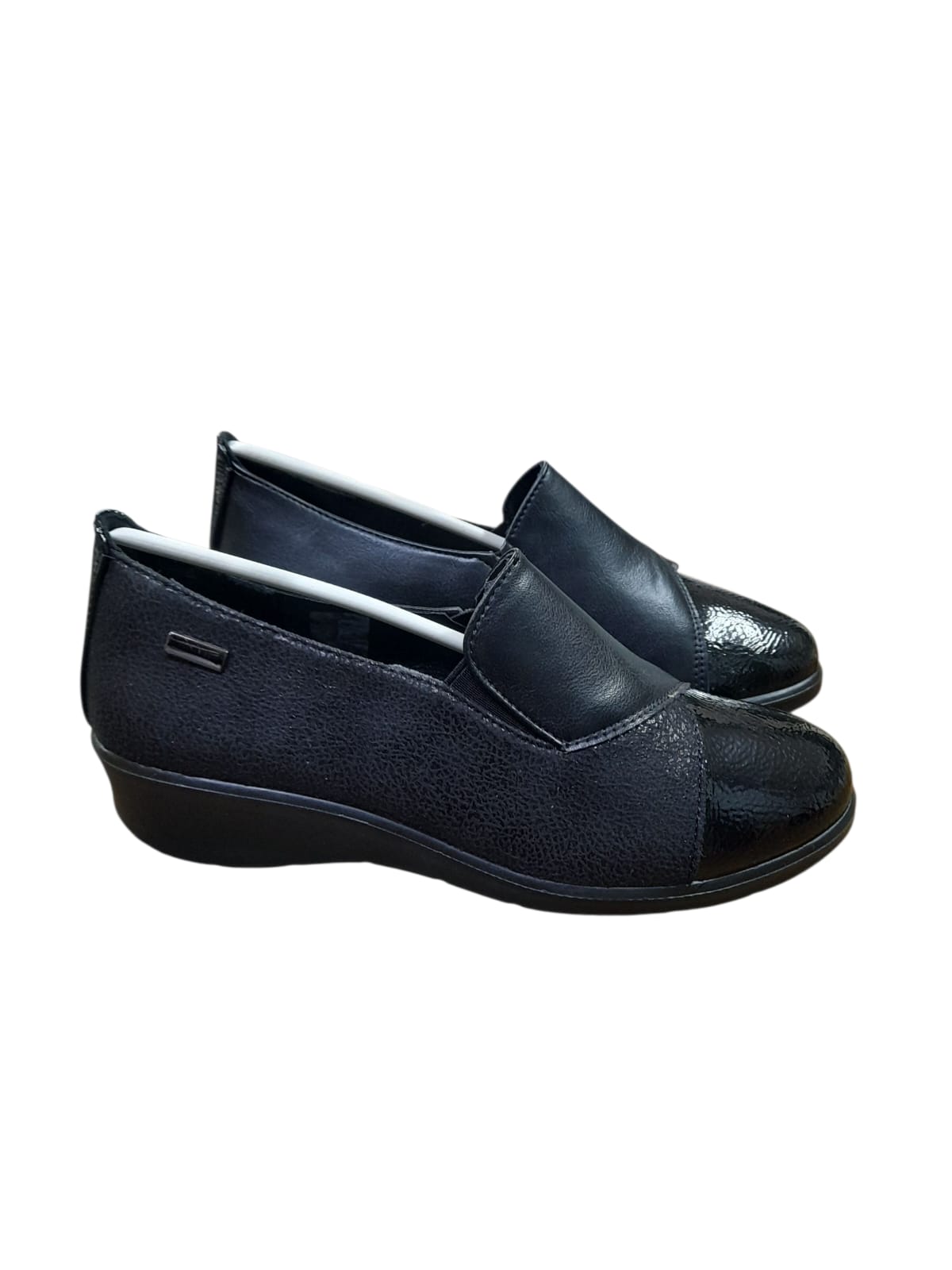 Mocassino CINZIA SOFT scarpa linea confort donna in nabuk e vernice nero